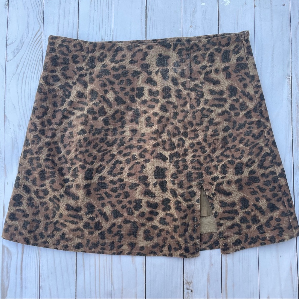 Olivaceous leopard mini skirt